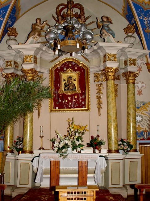 Barokowy ołtarz w kaplicy NMP.