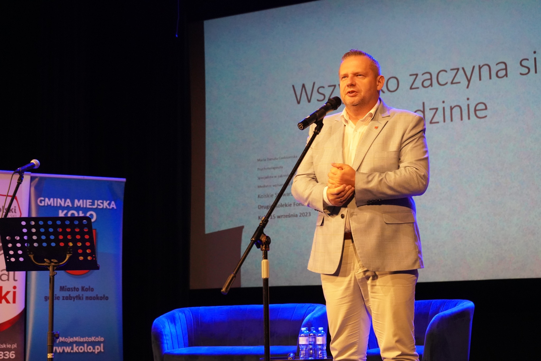 Burmistrz Miasta Koła Krzysztof Witkowski przemawia na II Kolskim Forum Trzeźwościowym