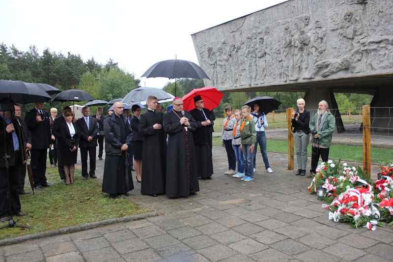 Uroczystości w obozie zagłady w Chełmnie nad Nerem