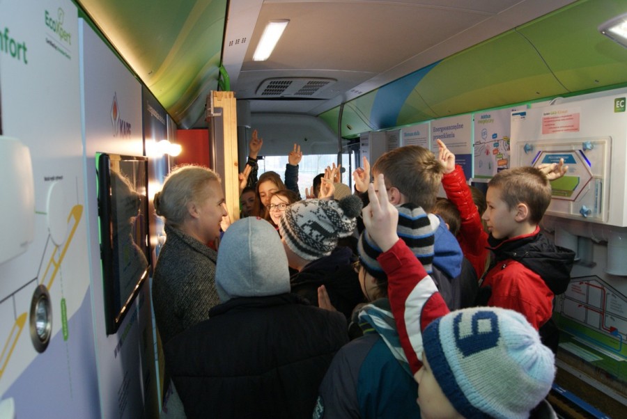 Autobus energetyczny przemierza Polskę, trafił do Koła