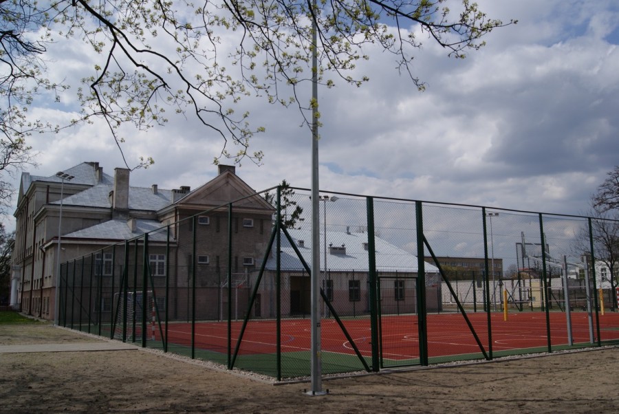 Uroczyste otwarcie boiska szkolnego połączone z piknikiem rodzinnym