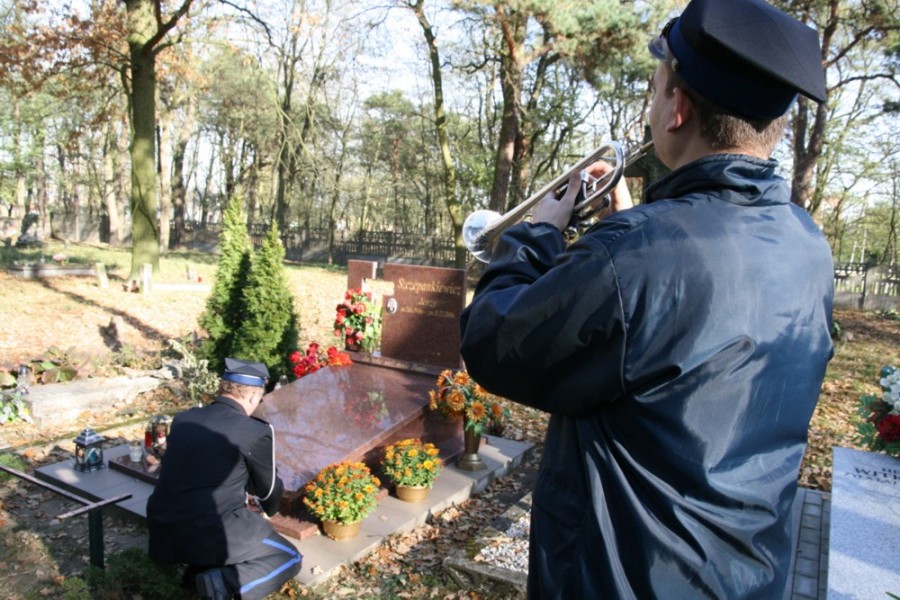 Orkiestra na kolskich cmentarzach