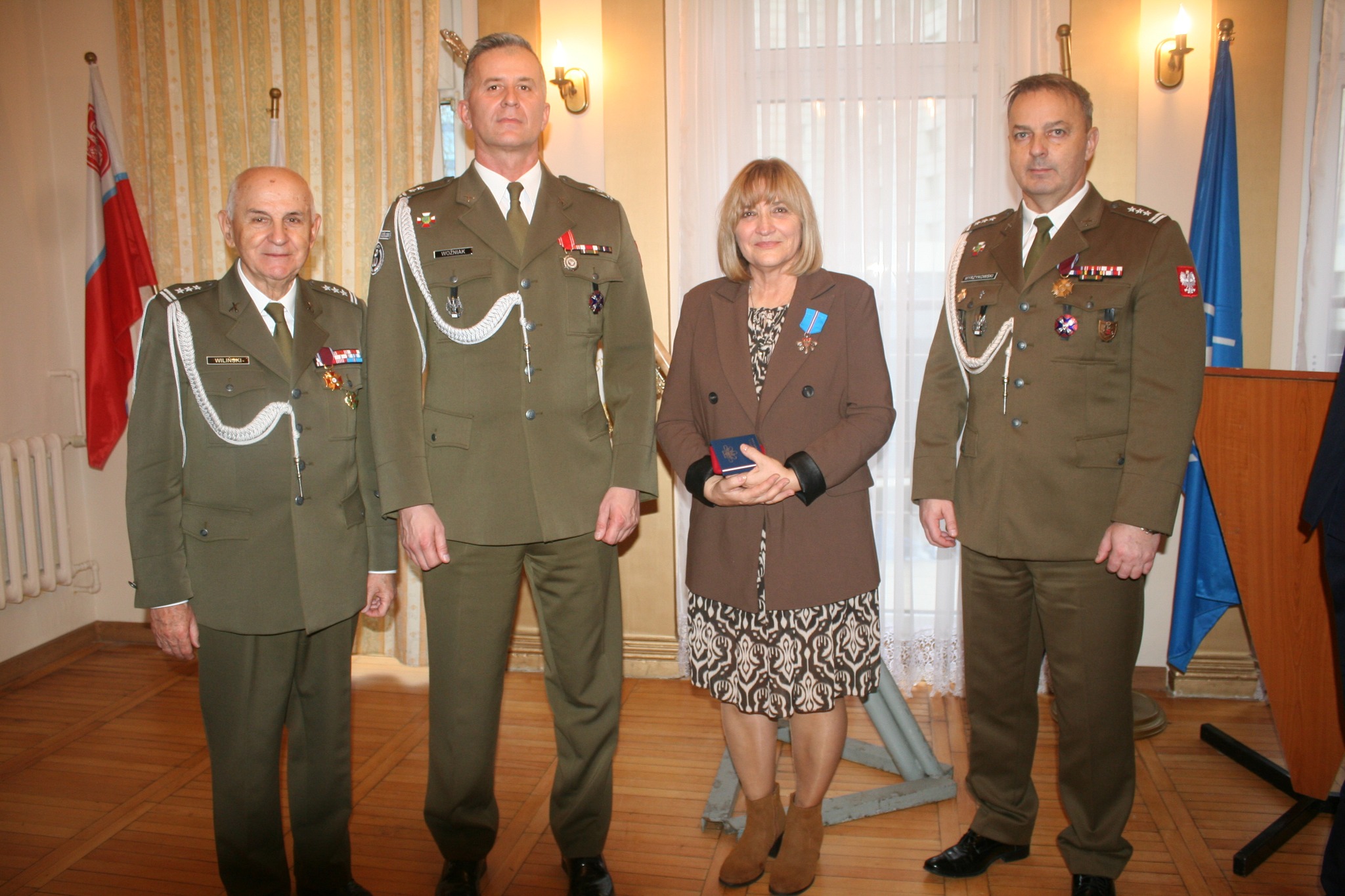 Pani Teresa Brzoska w Domu Żołnierza LOK w Poznaniu odznaczona medalem