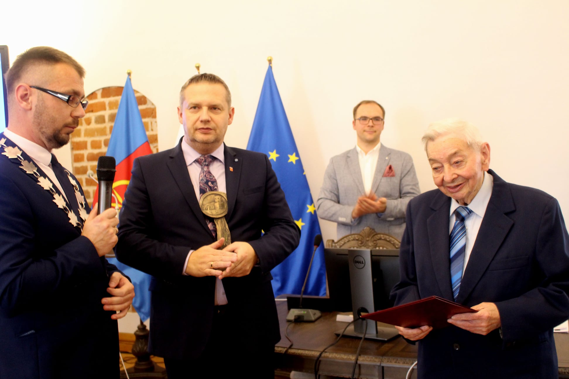 Przewodniczący Rady Tomasz Sobolewski i Burmistrz Koła Krzysztof Witkowski i Ewaryst Jaśkowski
