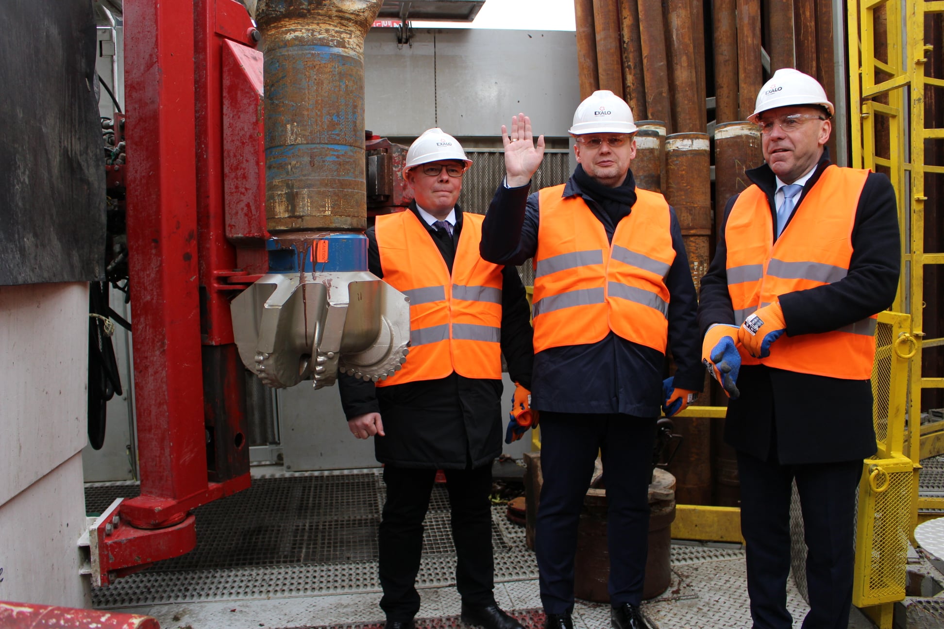 Przemysław Stasiak, Krzysztof Witkowski i Wiceprezes Zarządu Exalo Drilling SA Jacek Stepk