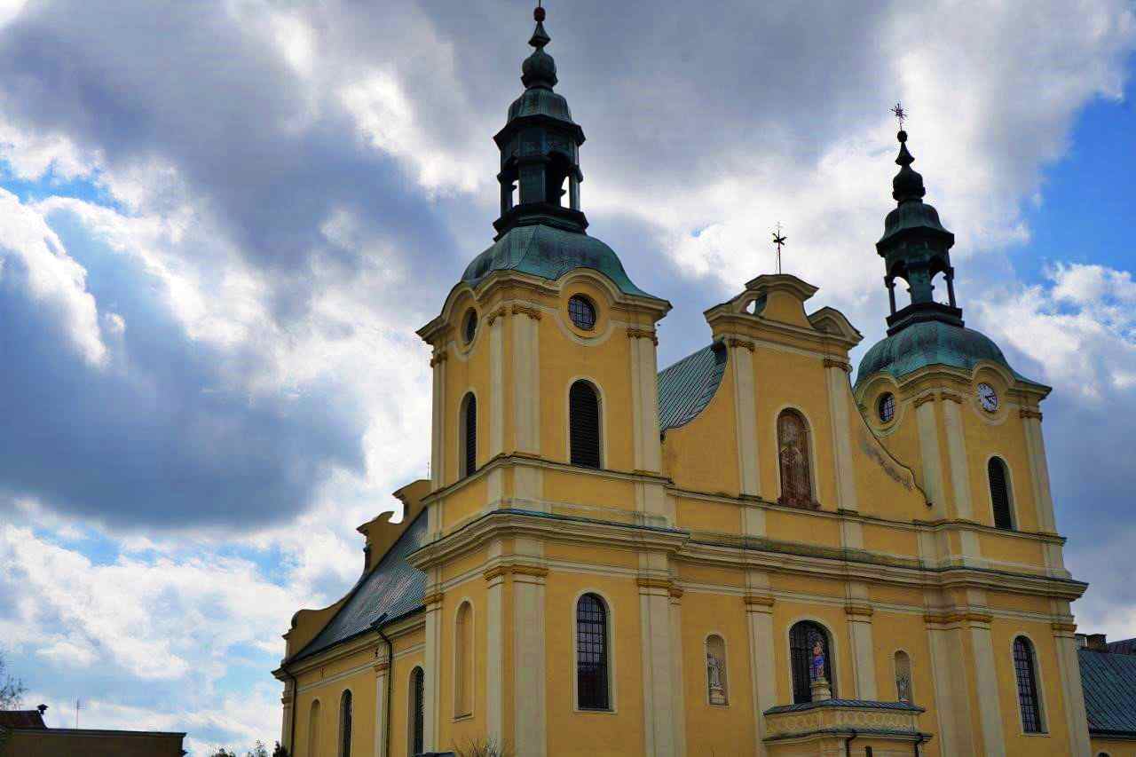 Zdjęcie przedstawia Kościół i klasztor bernardynów w Kole